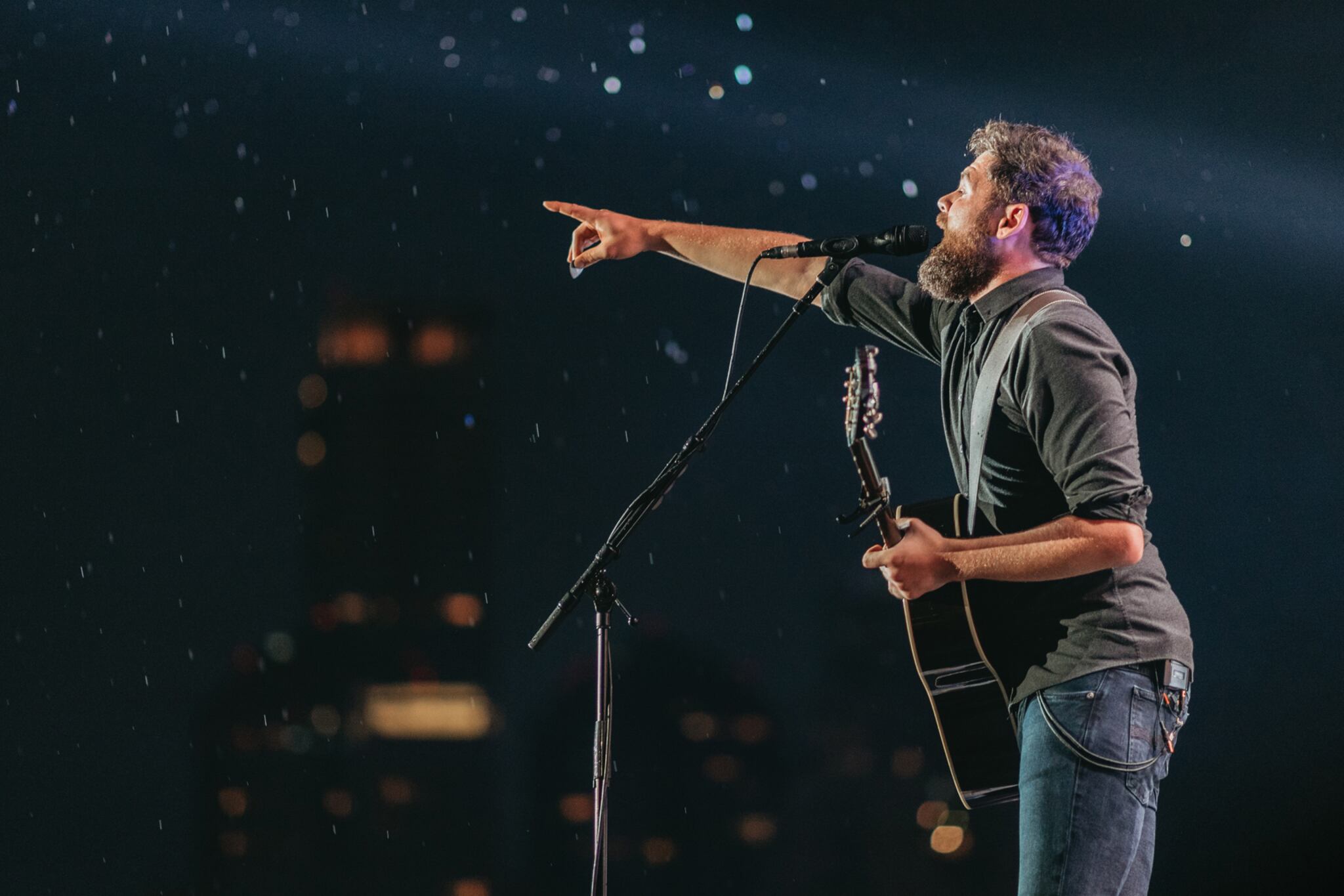 La canción “Let Her Go” de Passenger tiene más de 2300 millones de reproducciones en YouTube.