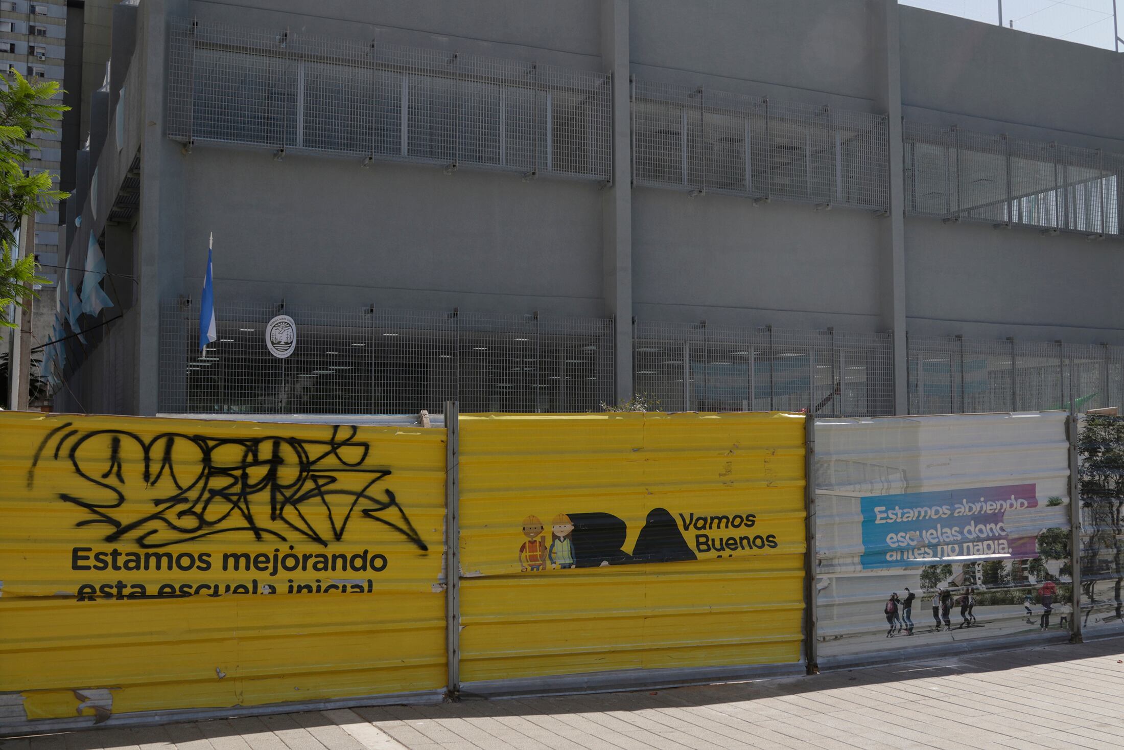 El edificio de la calle Catamarca, al que el Gobierno quiere mudar el jardín, aún está sin habilitar.