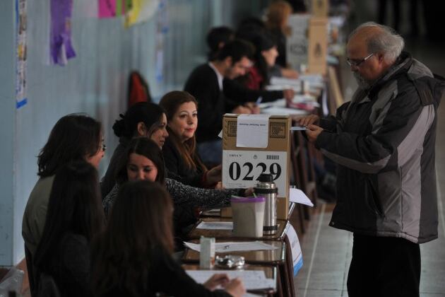 Largas filas para votar en San Luis
