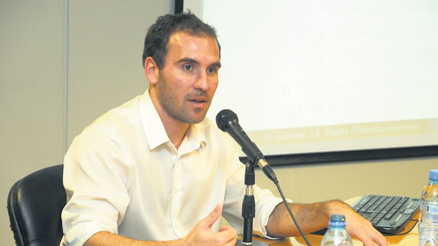 “El Gobierno necesita tomar deuda para mantenerse a flote.”