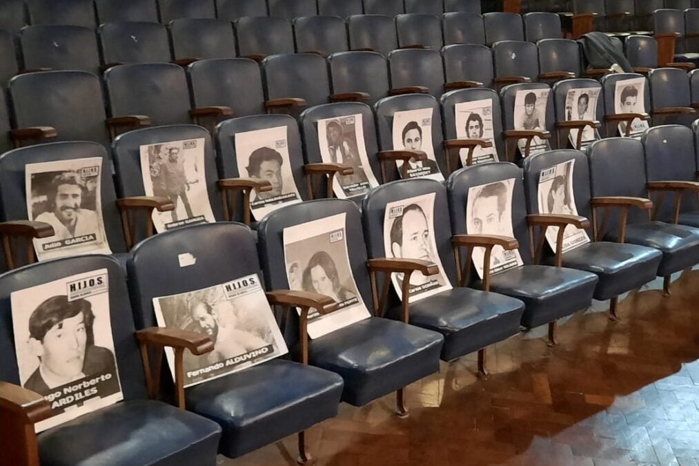 El Ministerio Público Fiscal inauguró esta mañana la etapa de alegatos en el juicio por los crímenes que una patota de la Triple A perpetró en la ciudad bonaerense de Bahía Blanca en las postrimerías de la última dictadura cívico militar eclesiástica.