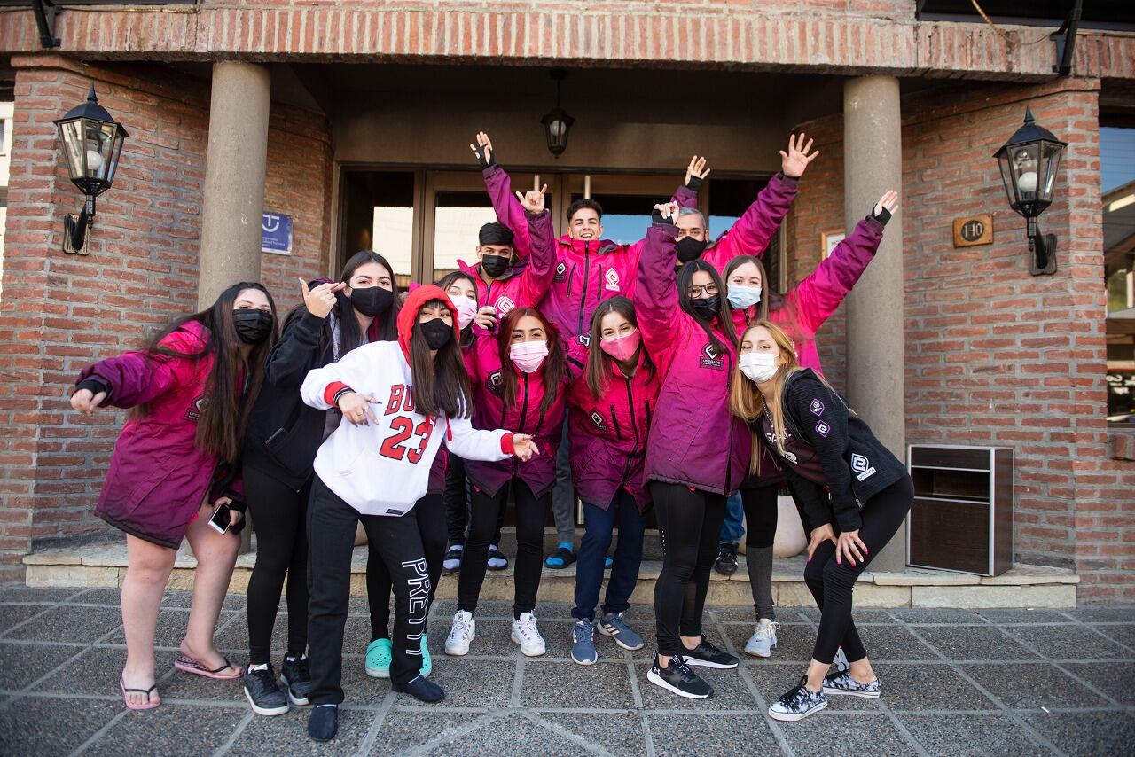 El gobernador Axel Kicillof estimó que beneficiará a alrededor de 220.000 alumnos que podrán viajar a distintos destinos de la provincia entre febrero y abril.