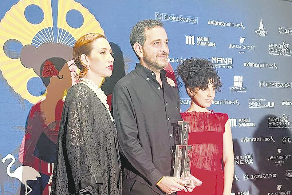 El equipo de la premiada La sociedad de la nieve.