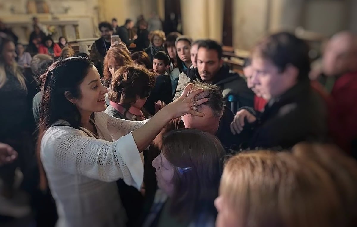 La curandera religiosa Leda Bergonzi ya no contará con el apoyo del Arzobispado de Rosario