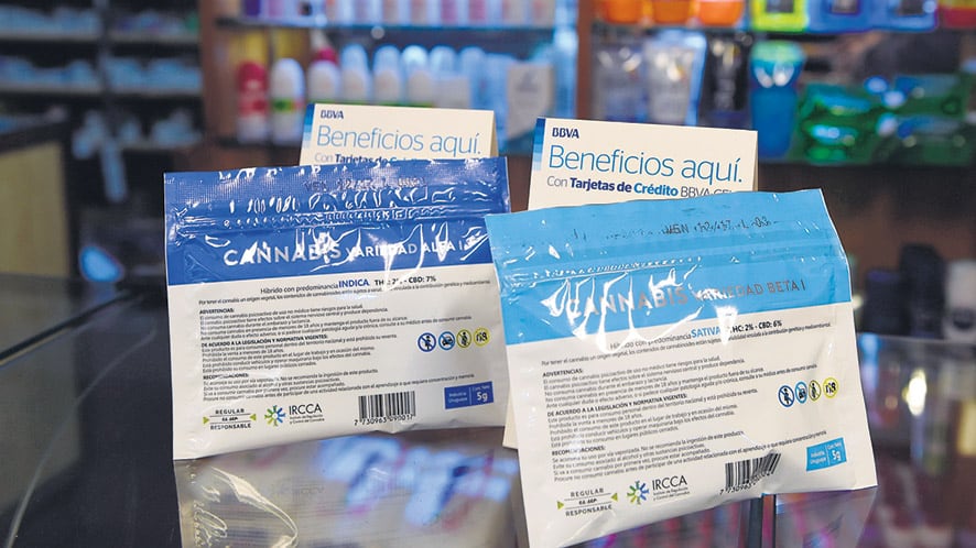 Las farmacias montevideanas enfrentan un problema con los bancos por la venta de marihuana.