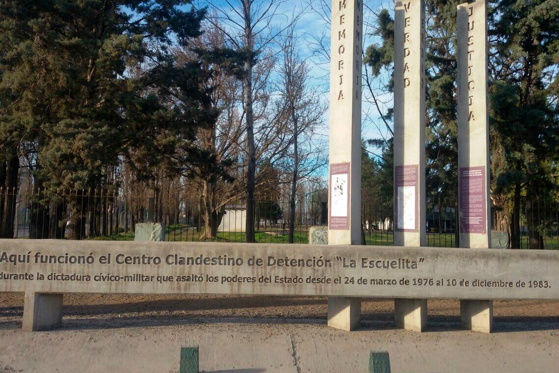 Los traslados aéreos de militantes secuestrados durante la última dictadura cívico militar desde Neuquén a Buenos Aires será el eje central que analizará el juicio oral y público que, desde esta mañana, se lleva a cabo en la provincia patagónica. 