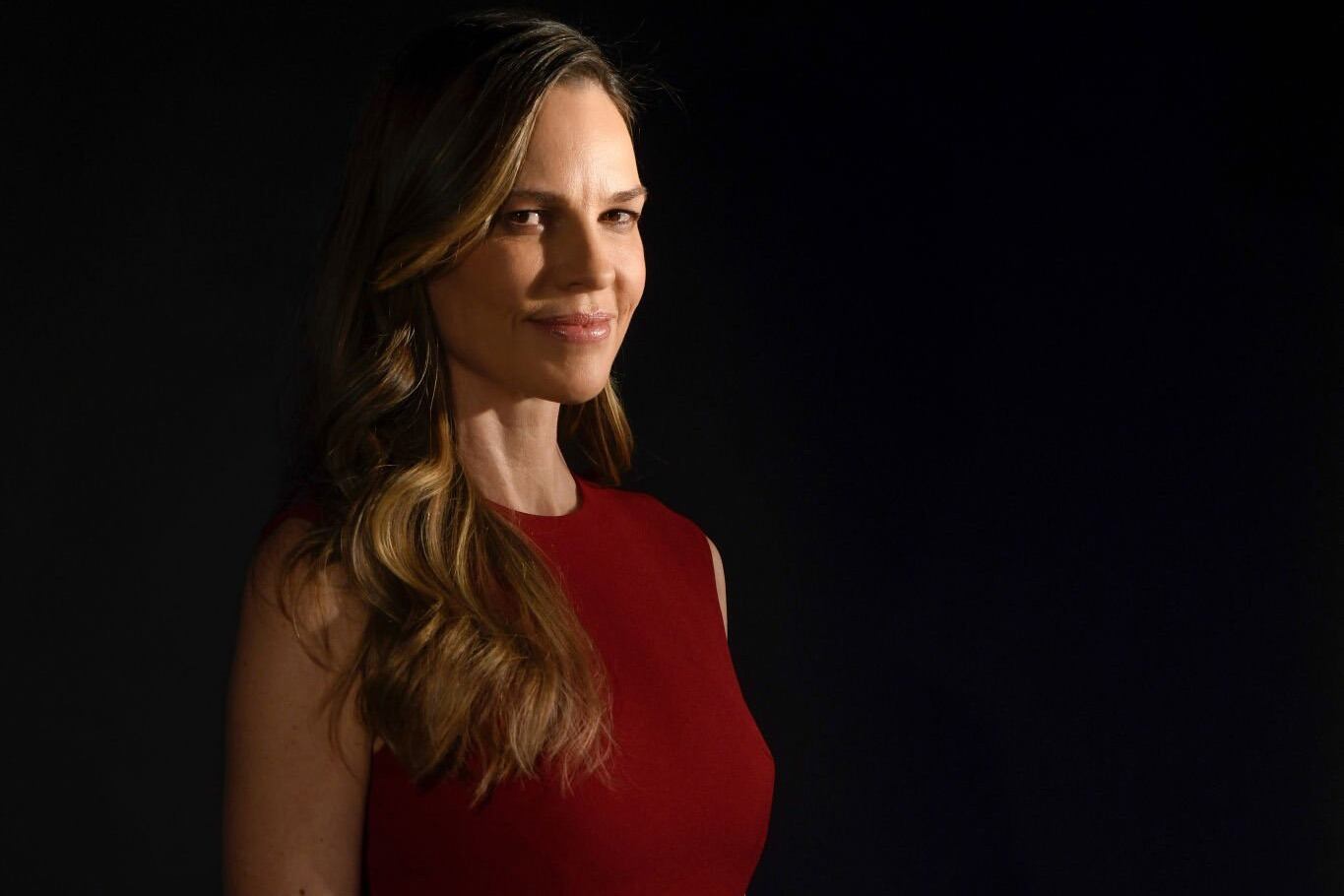 Hilary Swank fue madre de mellizos a los 49 años.
