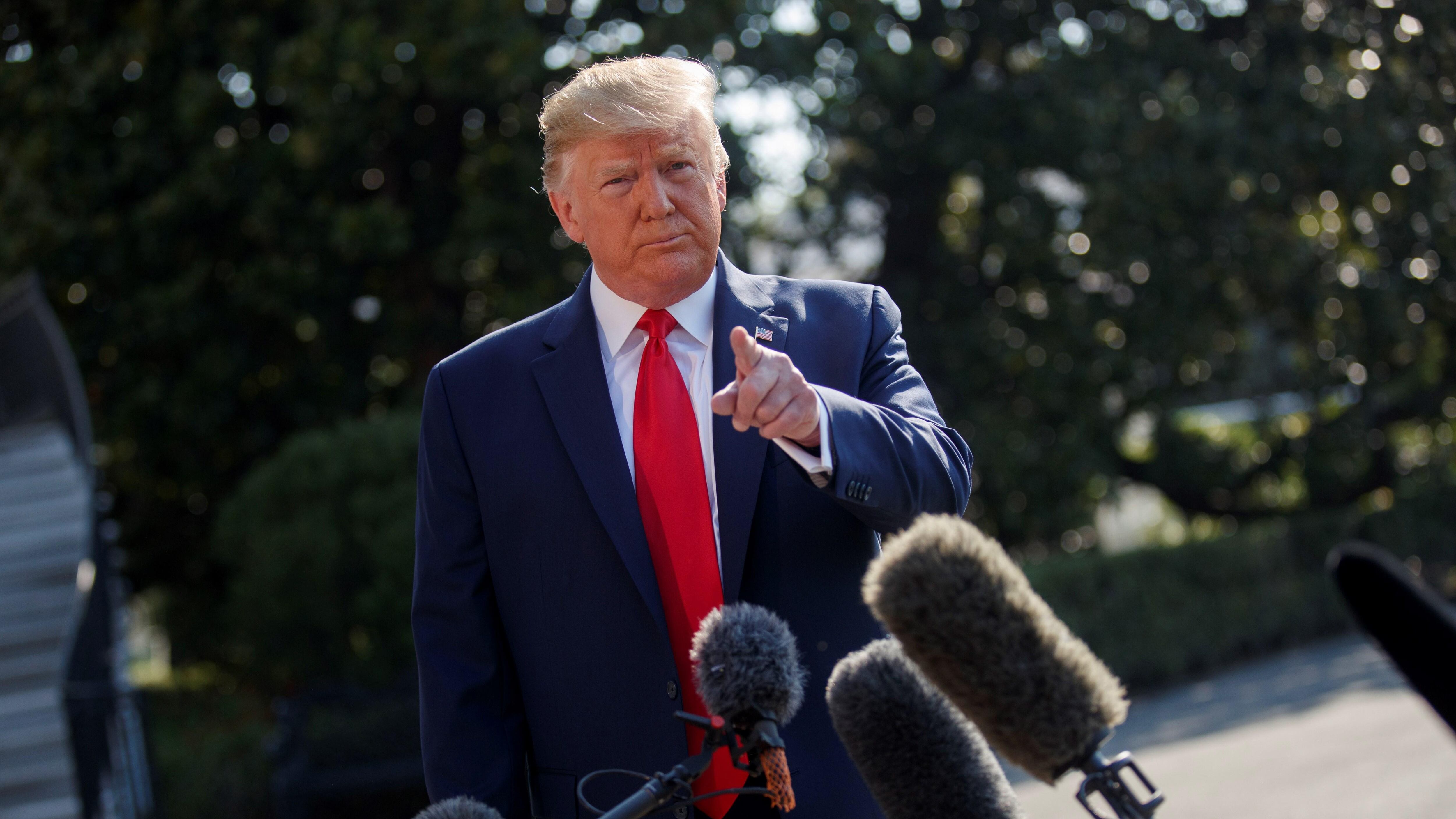 Trump quiere ampliar la verificación de antecedentes junto a restricciones a la inmigración.