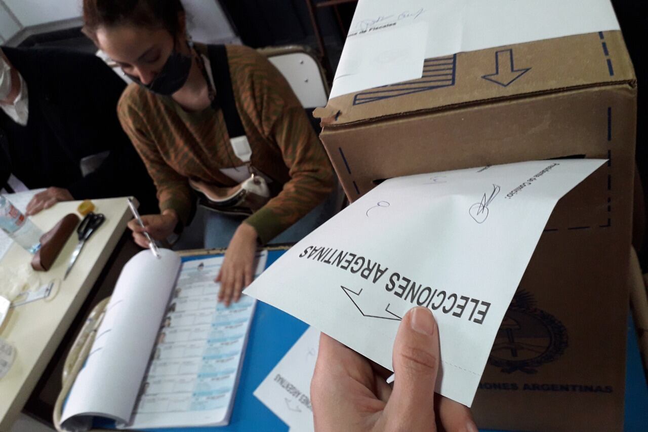 Los bocas de urna que manejan Gobierno y oposición: ventaja del Frente de Todos en Provincia de Buenos Aires y de Juntos por el Cambio en CABA