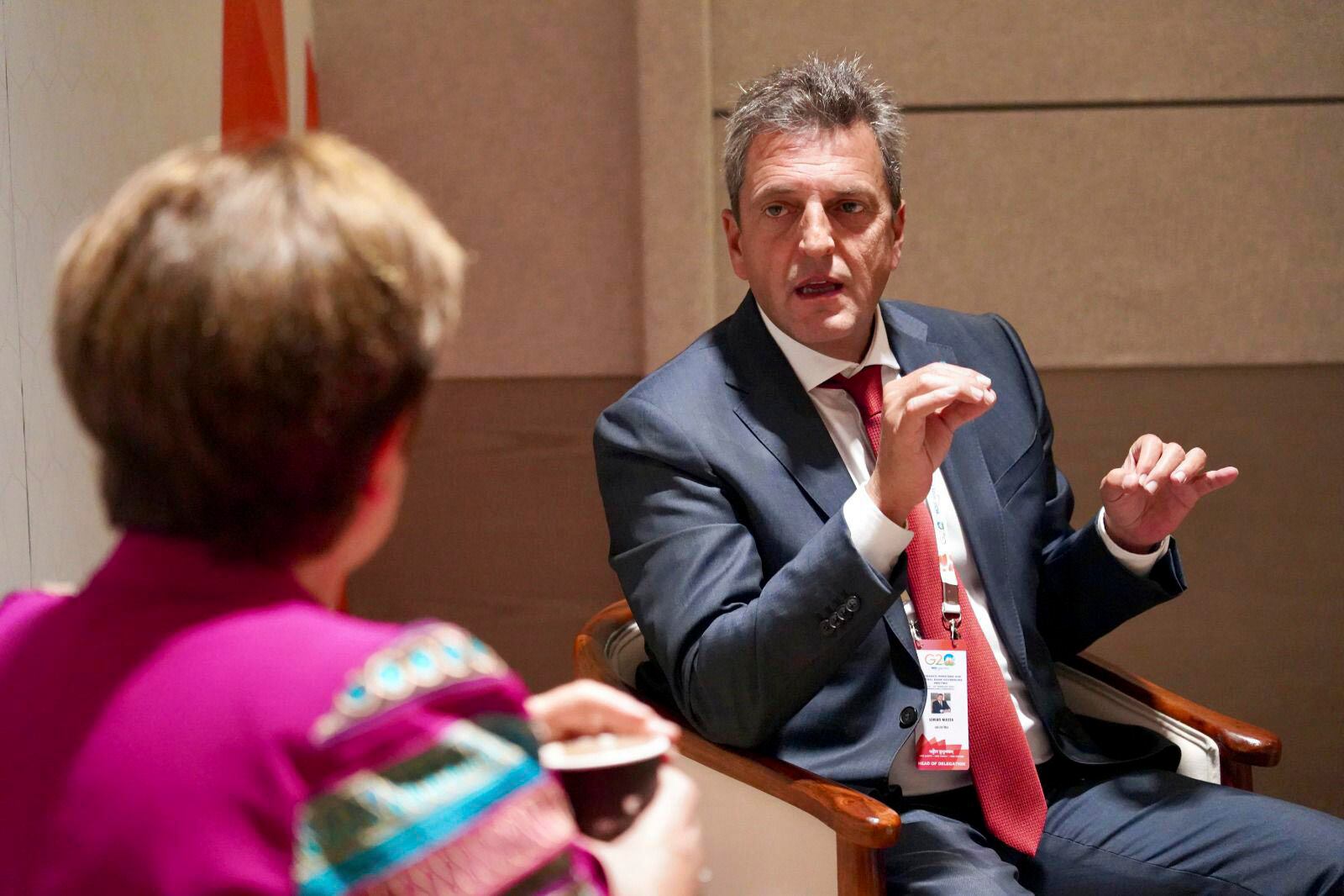 El Gobierno debe negociar con el FMI casi de forma cotidiana el modo de encarar la gestión pública.