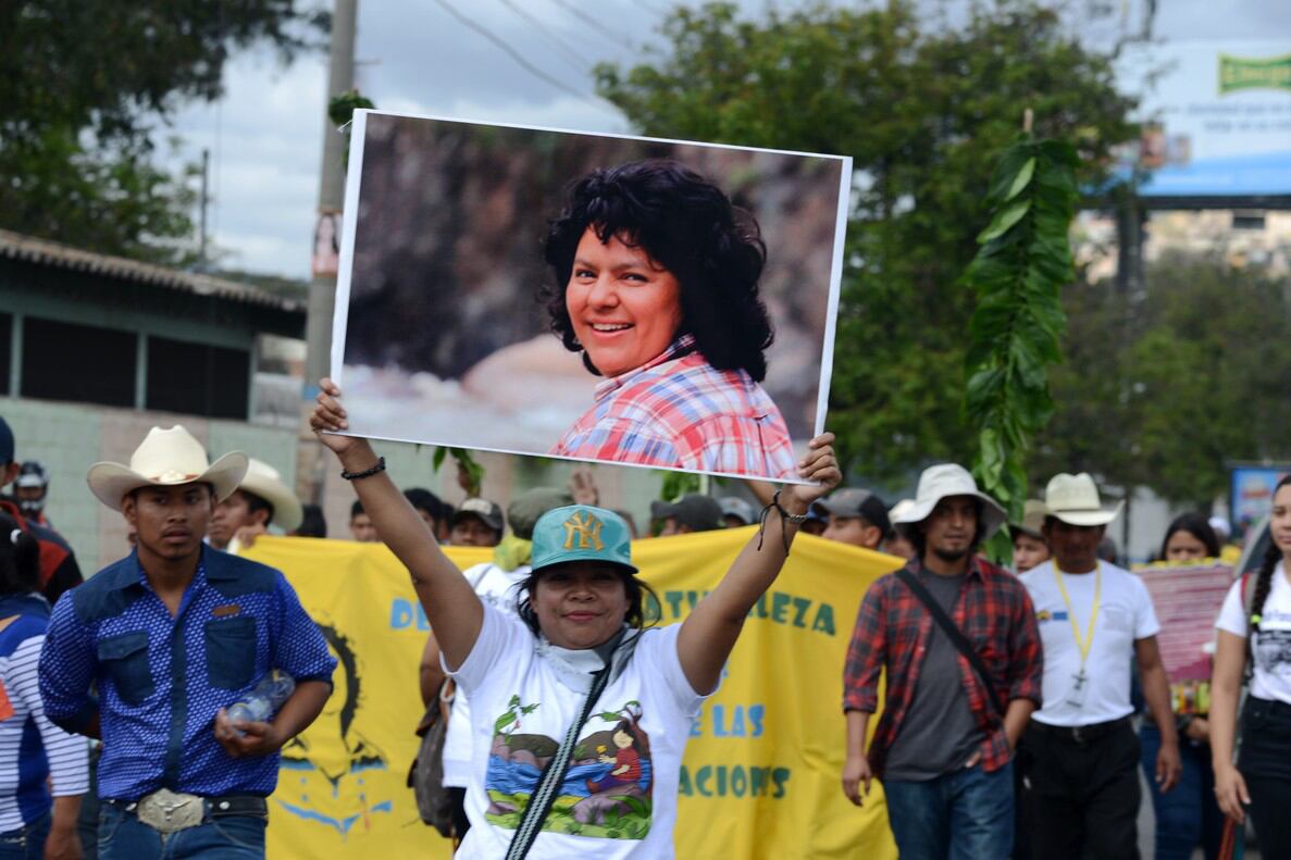 1."Berta no sólo era la coordinadora, sino que era una estratega, una persona que representaba mucho." 2.Berta Zuñiga, sucesora de su madre. 