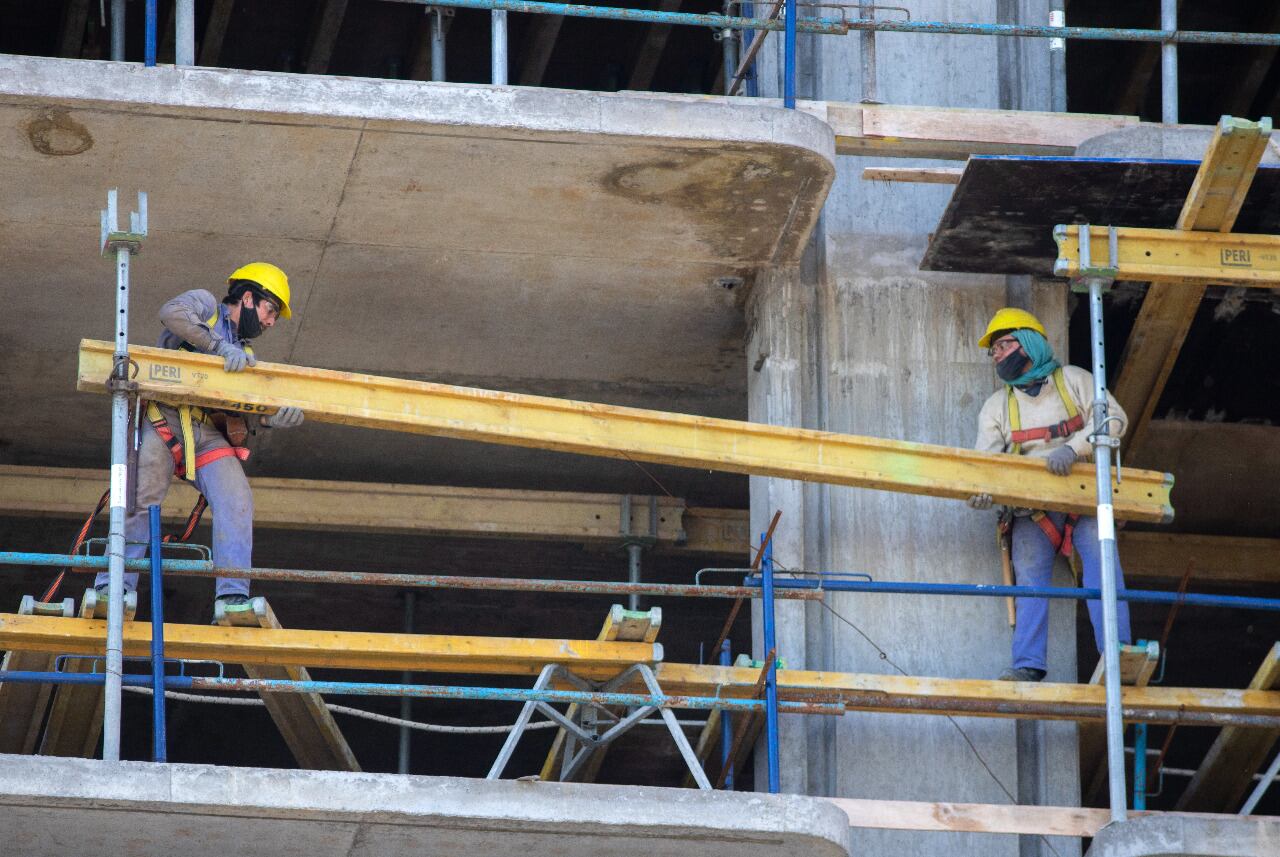 En el primer semestre, la construcción muestra un alza del 61,6 por ciento.