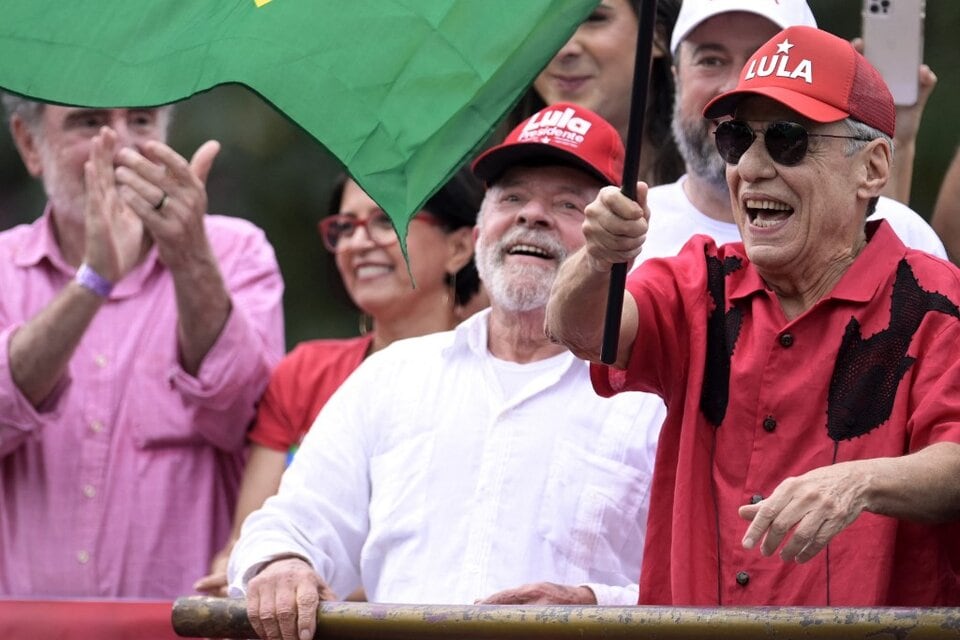 En la primera vuelta, Lula Da Silva obtuvo 48,4% de los votos y Jair Bolsonaro, el 43,2%. 