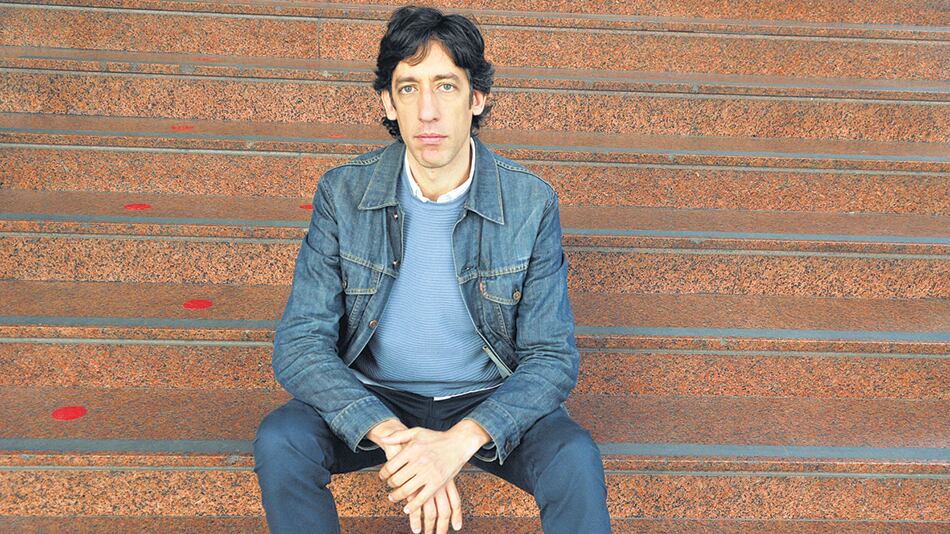 “Prefería bajar línea a ser canchero, cool y posmoderno”, dice Pensotti sobre su obra.