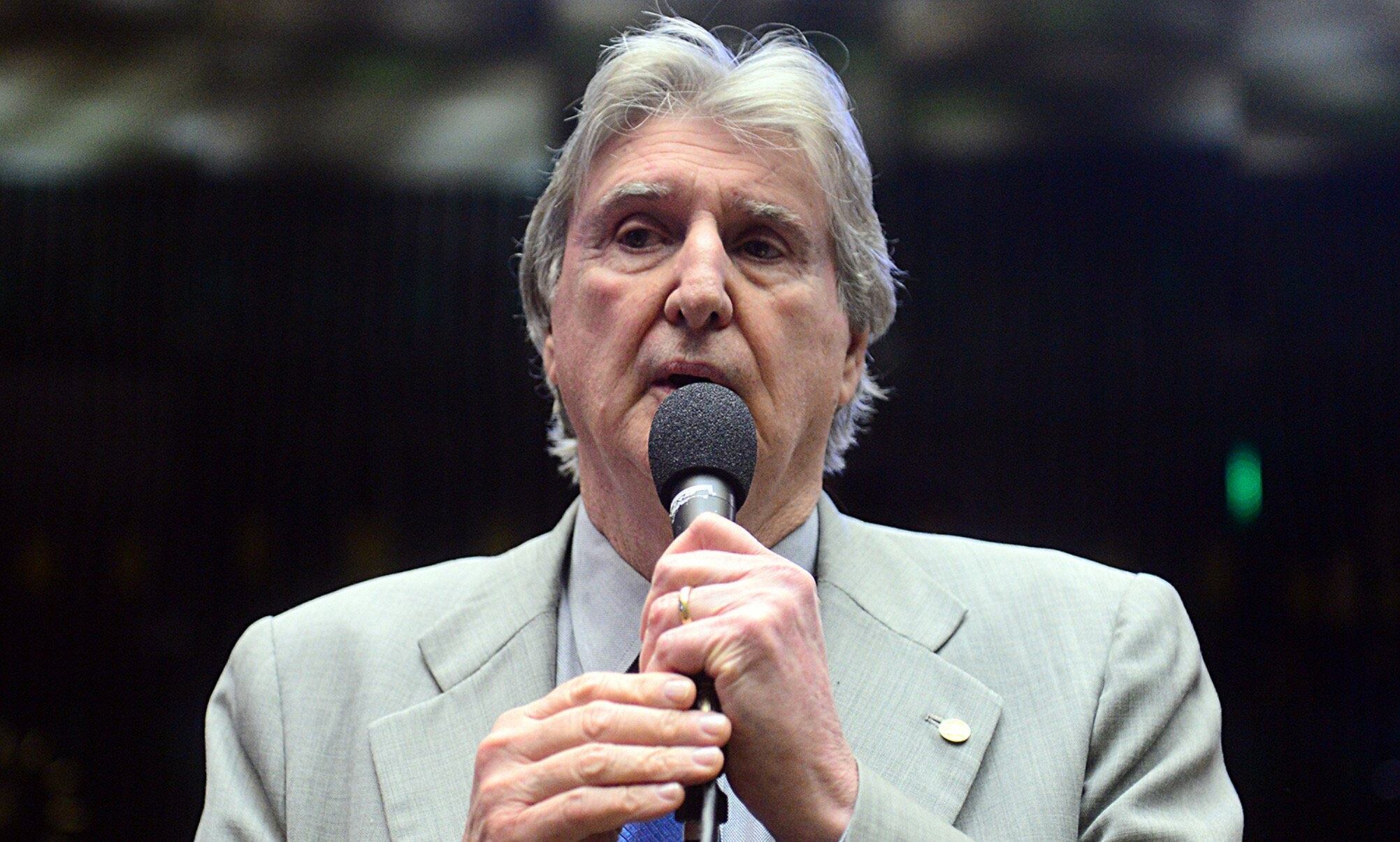 Sergio Reis, cantante y político golpista.