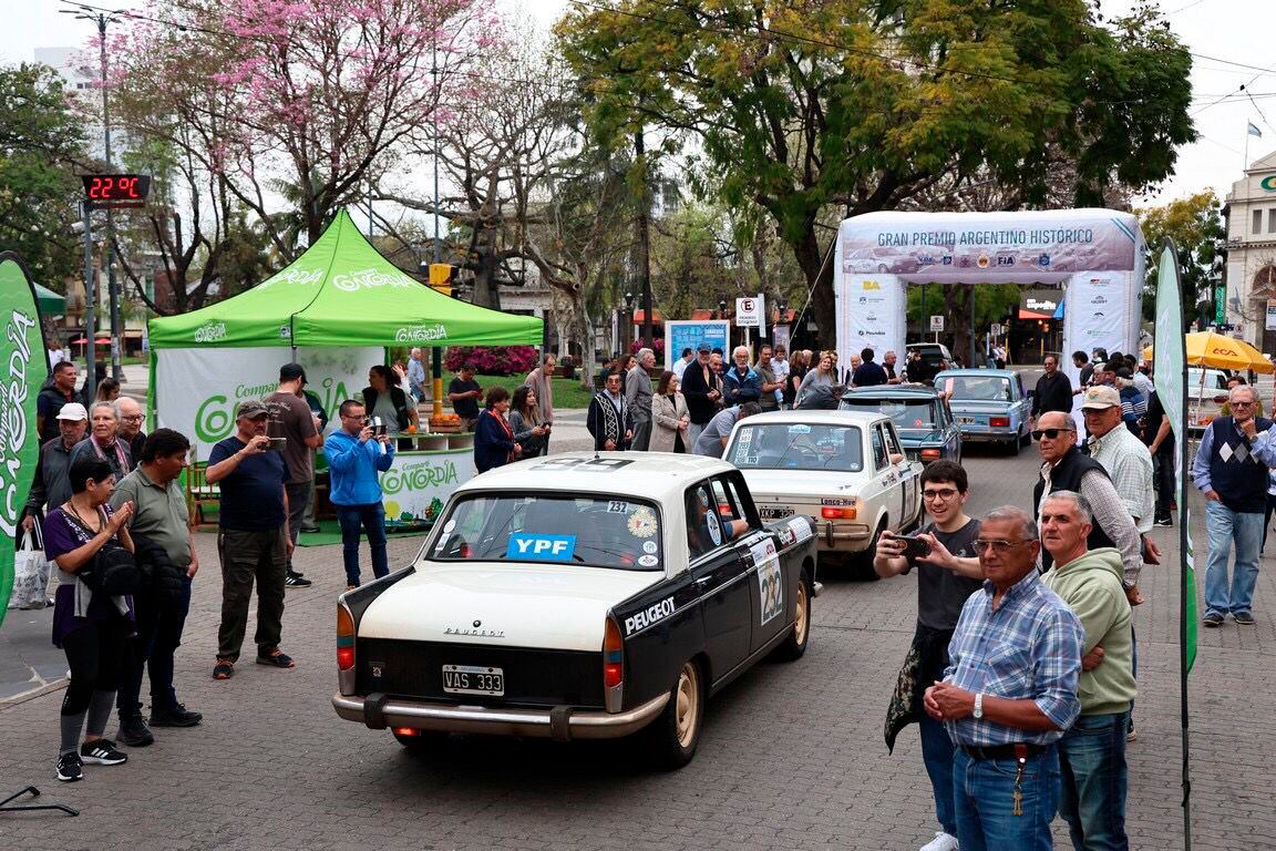 Llegada del GPH a la plaza 25 de mayo de Concordia
