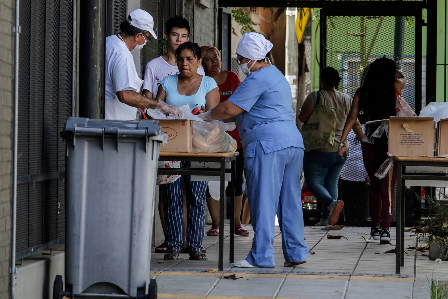 Las viandas que entrega el Gobierno porteño vienen siendo cuestionadas desde el comienzo de la pandemia.