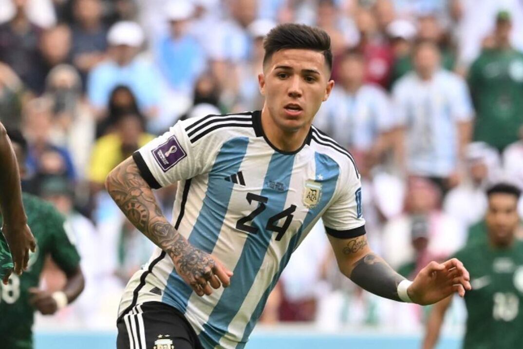 Enzo Fernández, el día de su debut mundialista frente México.