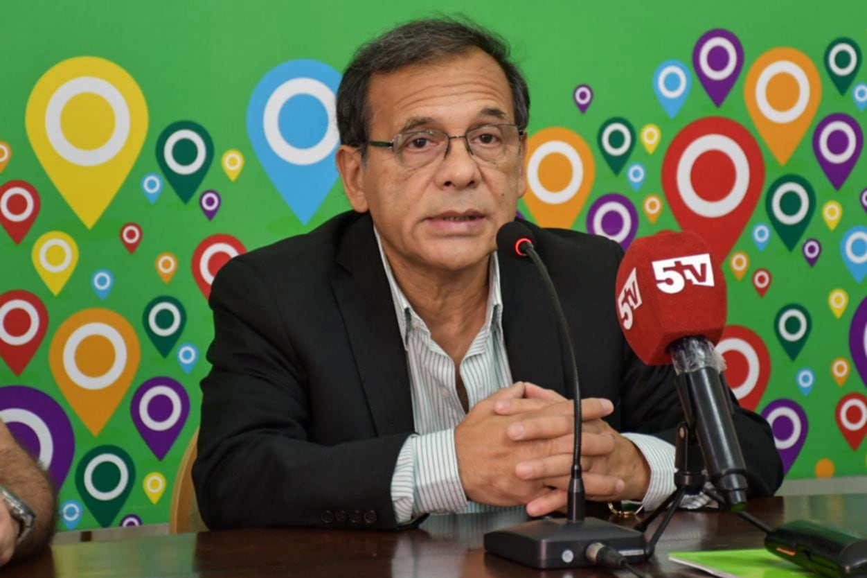 Ricardo Cardozo, el ministro de Salud de Corrientes, permanece internado tras el accidente.