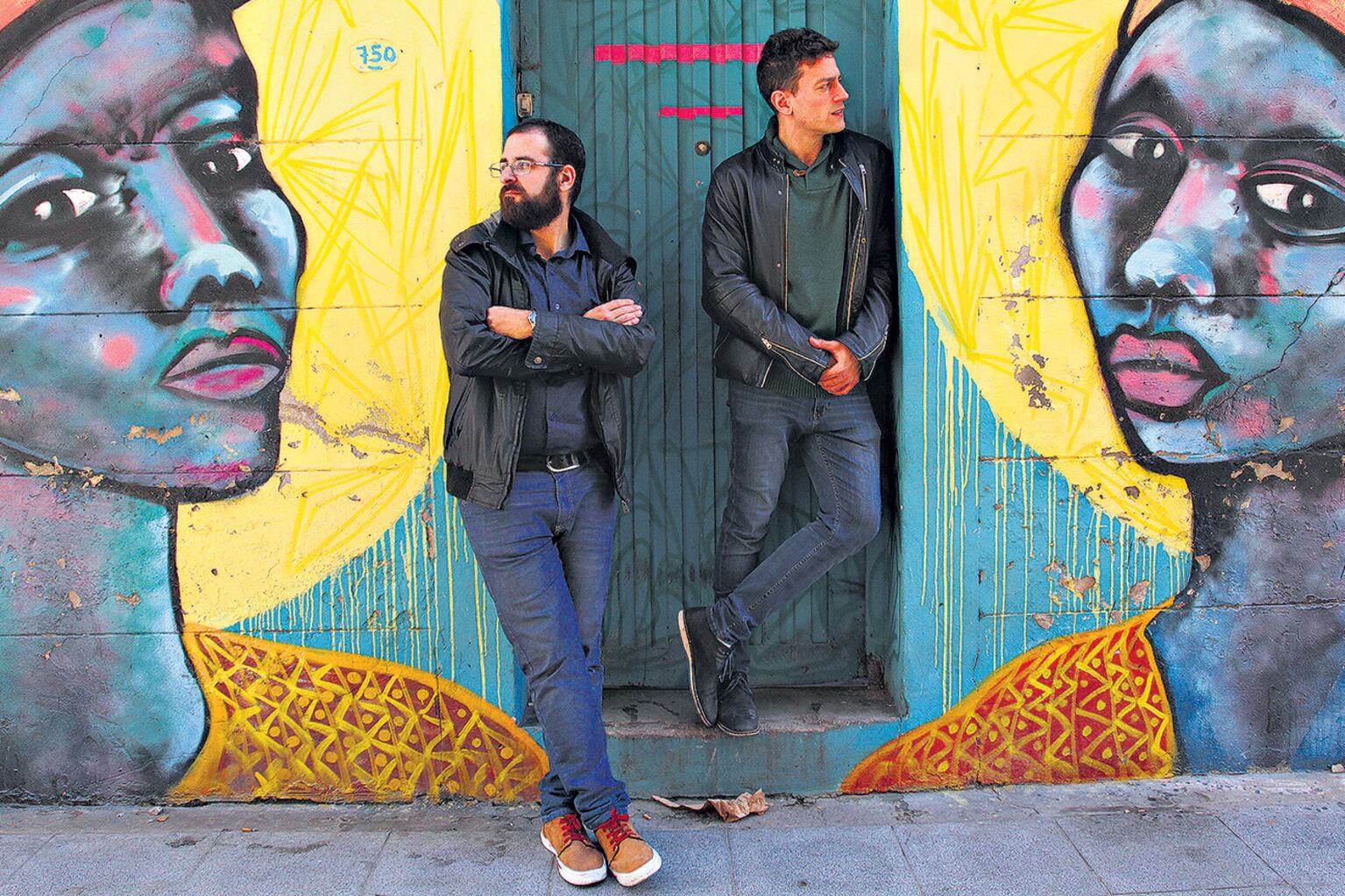 Prim junto a Saba. La pieza es, en palabras del director, “un humilde homenaje a la saga Volver al futuro”.