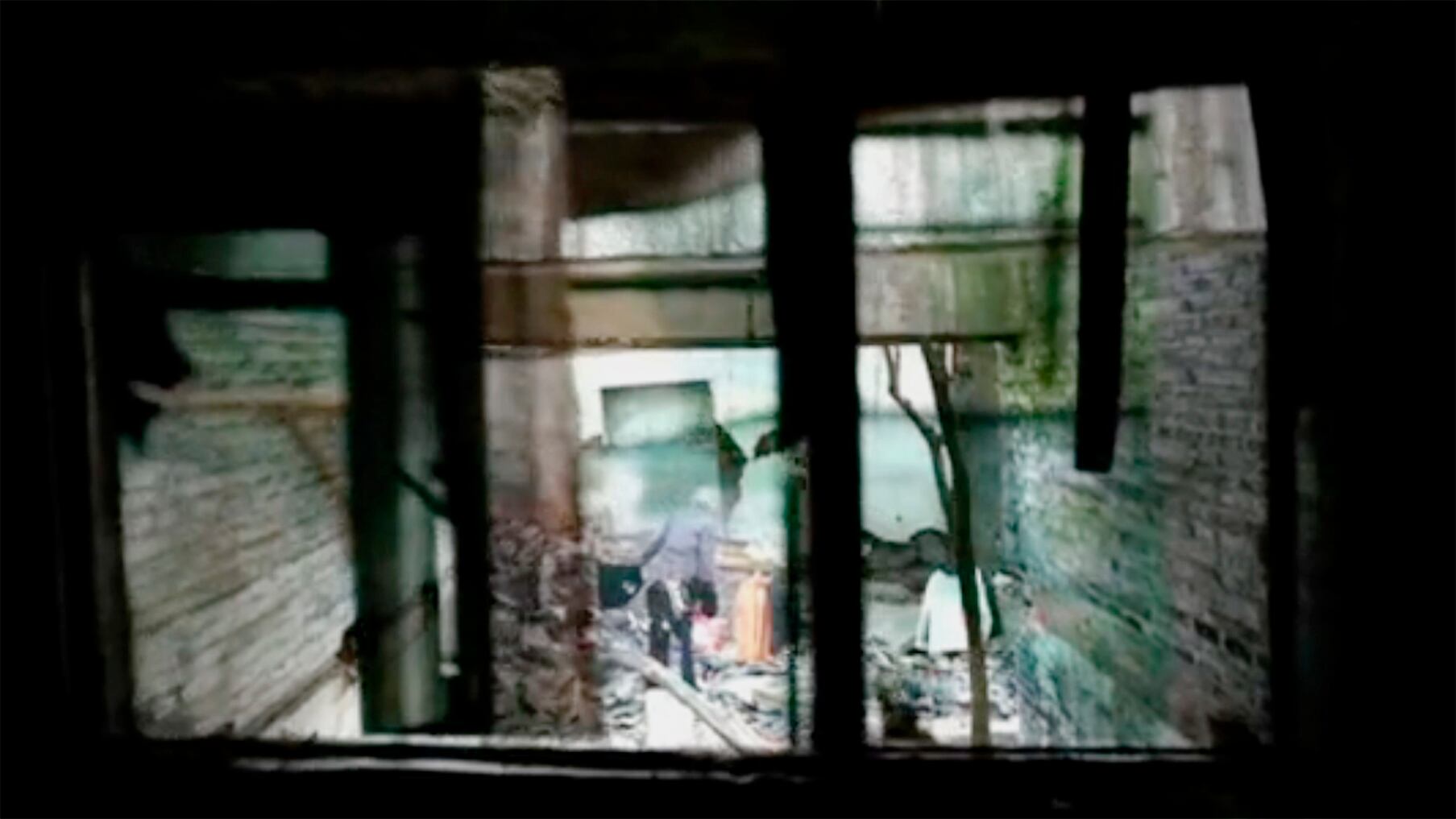 Zhenchen Liu, "Under construction" (video, 2007).