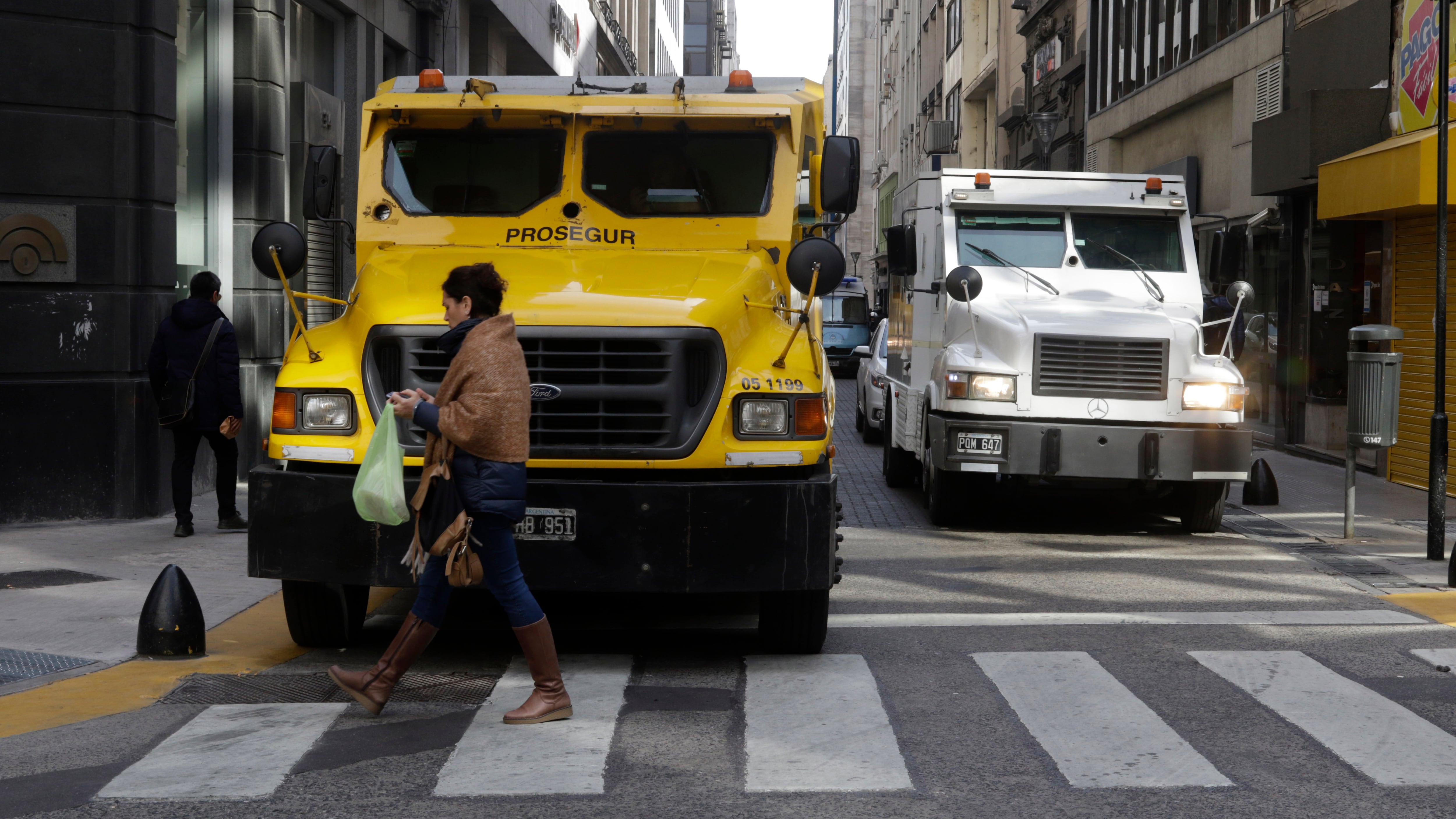 Desde las PASO ya se fueron depósitos por 100 mil millones de pesos y casi 10 mil millones en dólares.
