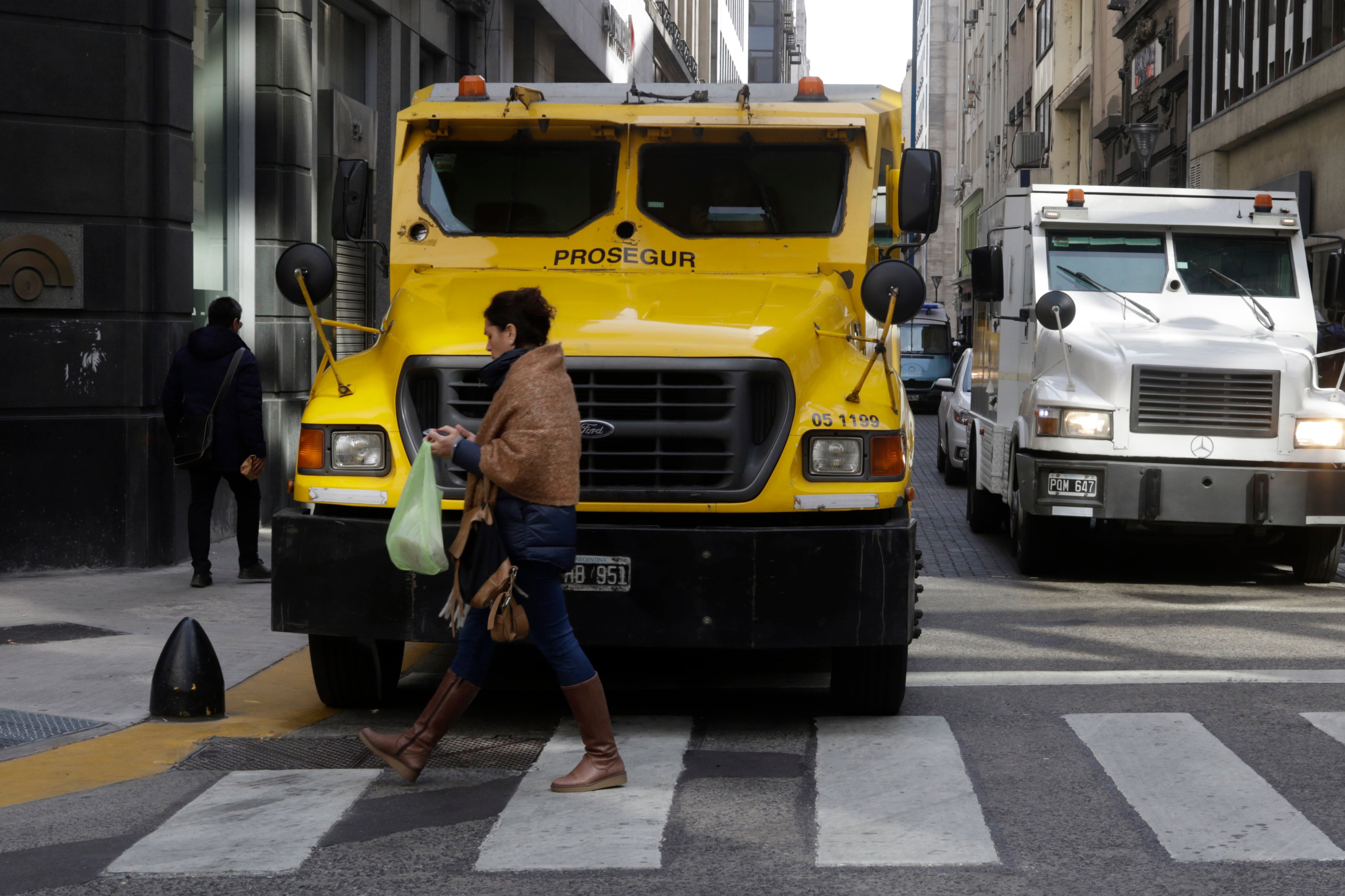 Desde las PASO ya se fueron depósitos por 100 mil millones de pesos y casi 10 mil millones en dólares.