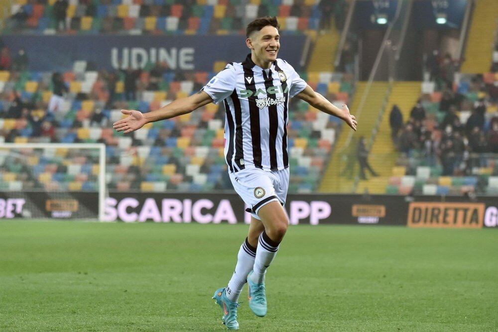 Nahuel Molina, defensor con gol, del Udinese al Atlético de Madrid.