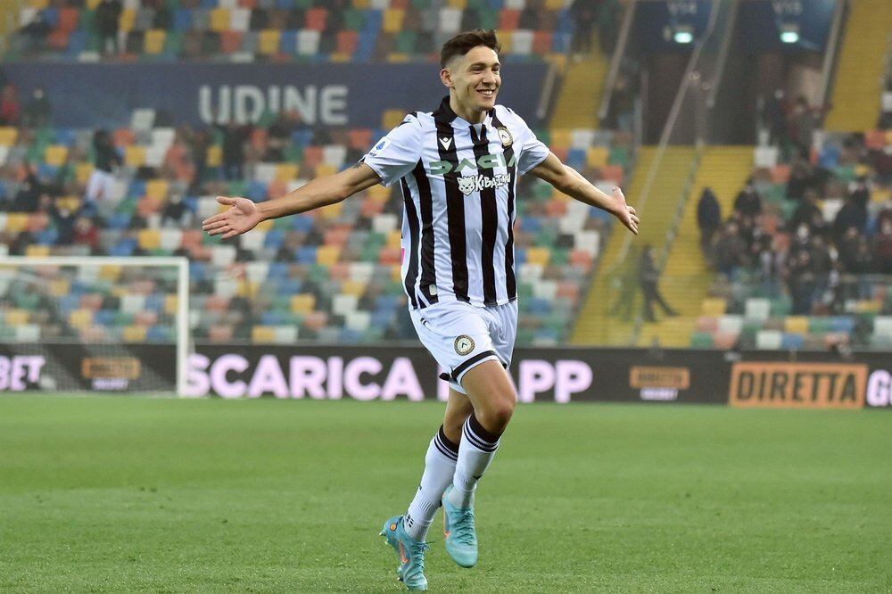 Nahuel Molina, defensor con gol, del Udinese al Atlético de Madrid.