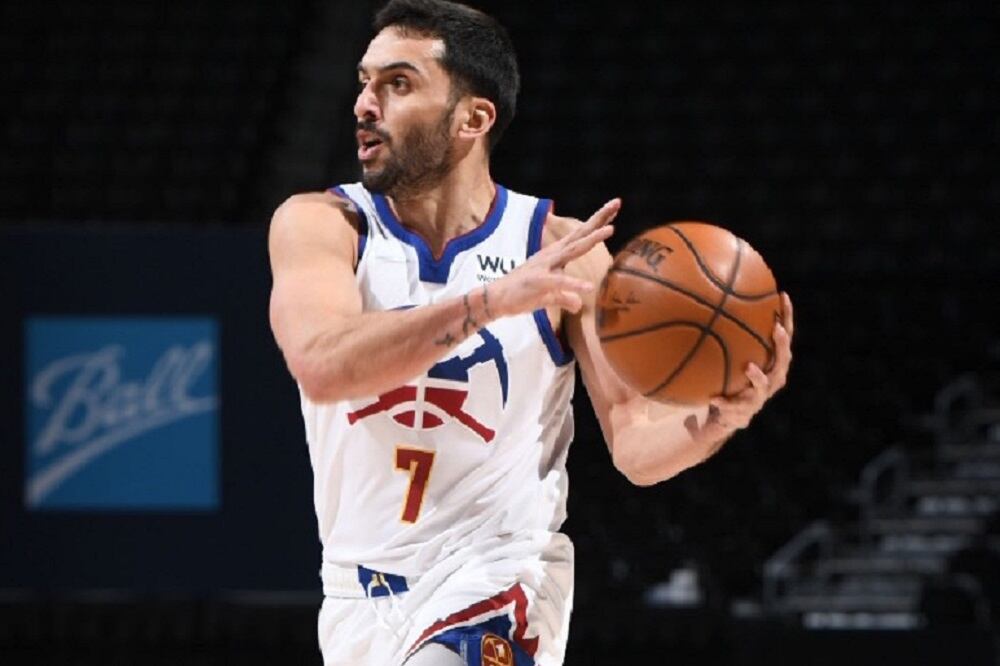 Campazzo manejó el ataque de los Nuggets y lideró al equipo en asistencias, junto a Jokic.