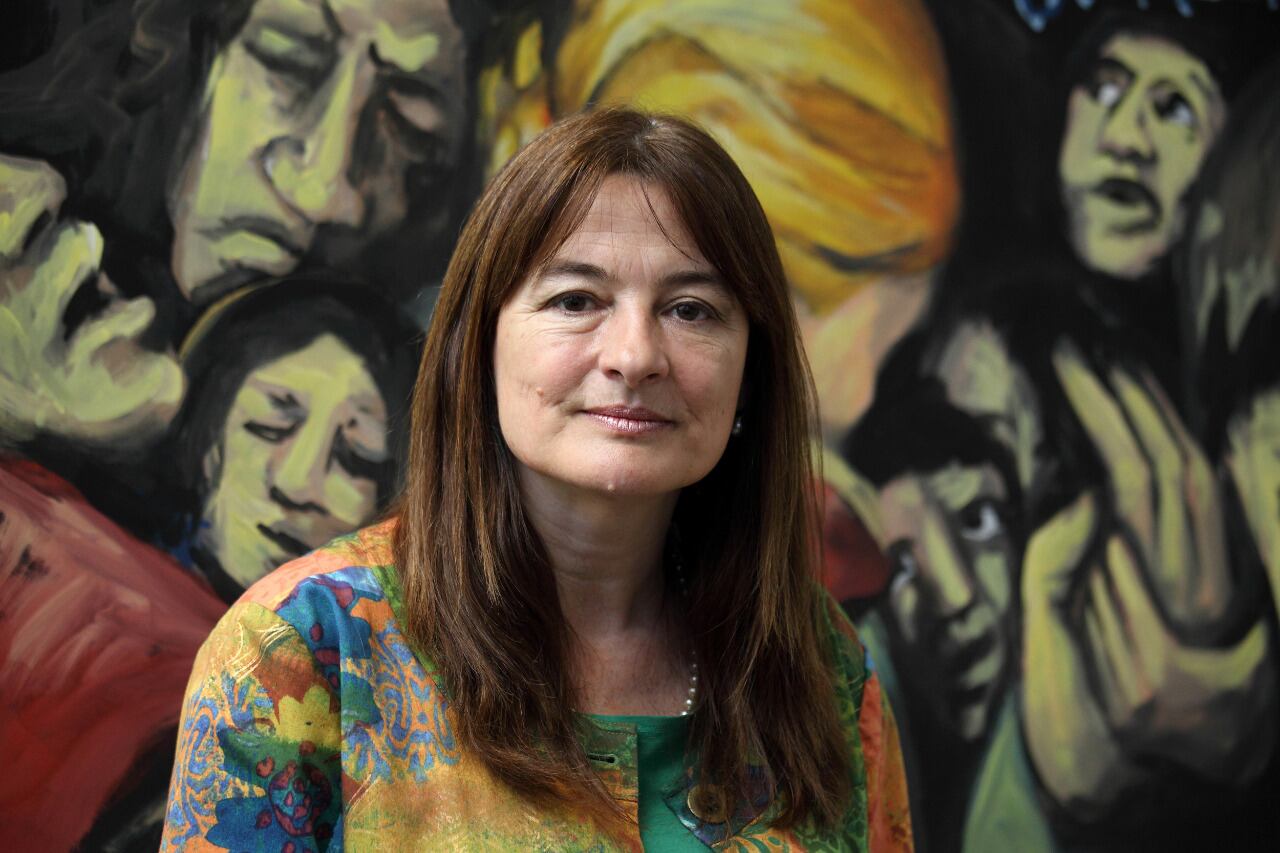 La ministra de las Mujeres, Políticas de Género y Diversidad Sexual bonaerense, Estela Díaz, contrajo coronavirus y se encuentra aislada y con síntomas leves.