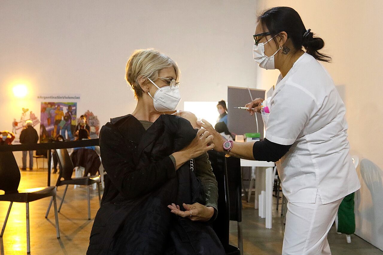 La cartera que conduce Carla Vizzotti fijó a la población objetivo de la tercera dosis de la vacuna.