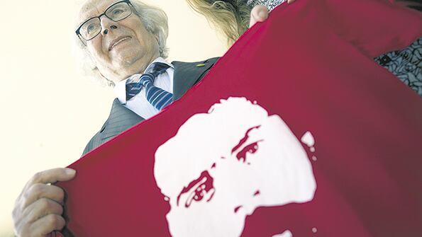 El Nobel argentino participó del masivo apoyo en las calles a la candidatura de Lula.