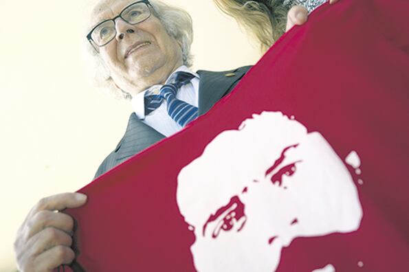 El Nobel argentino participó del masivo apoyo en las calles a la candidatura de Lula.