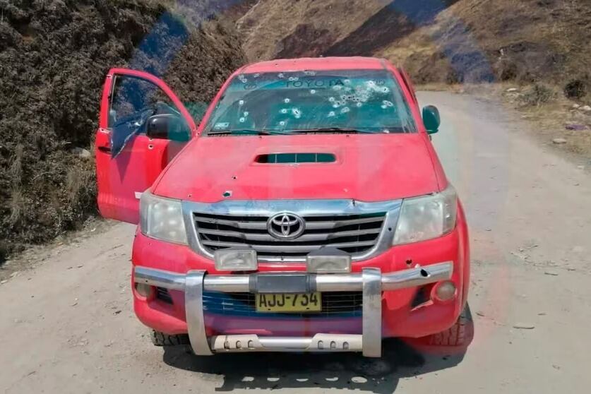 El vehículo atacado en Putis.