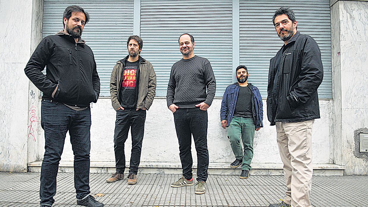 “Lo que hicimos fue traspasar temas de otros a nuestra sonoridad, para no hacer simplemente un disco de covers”.