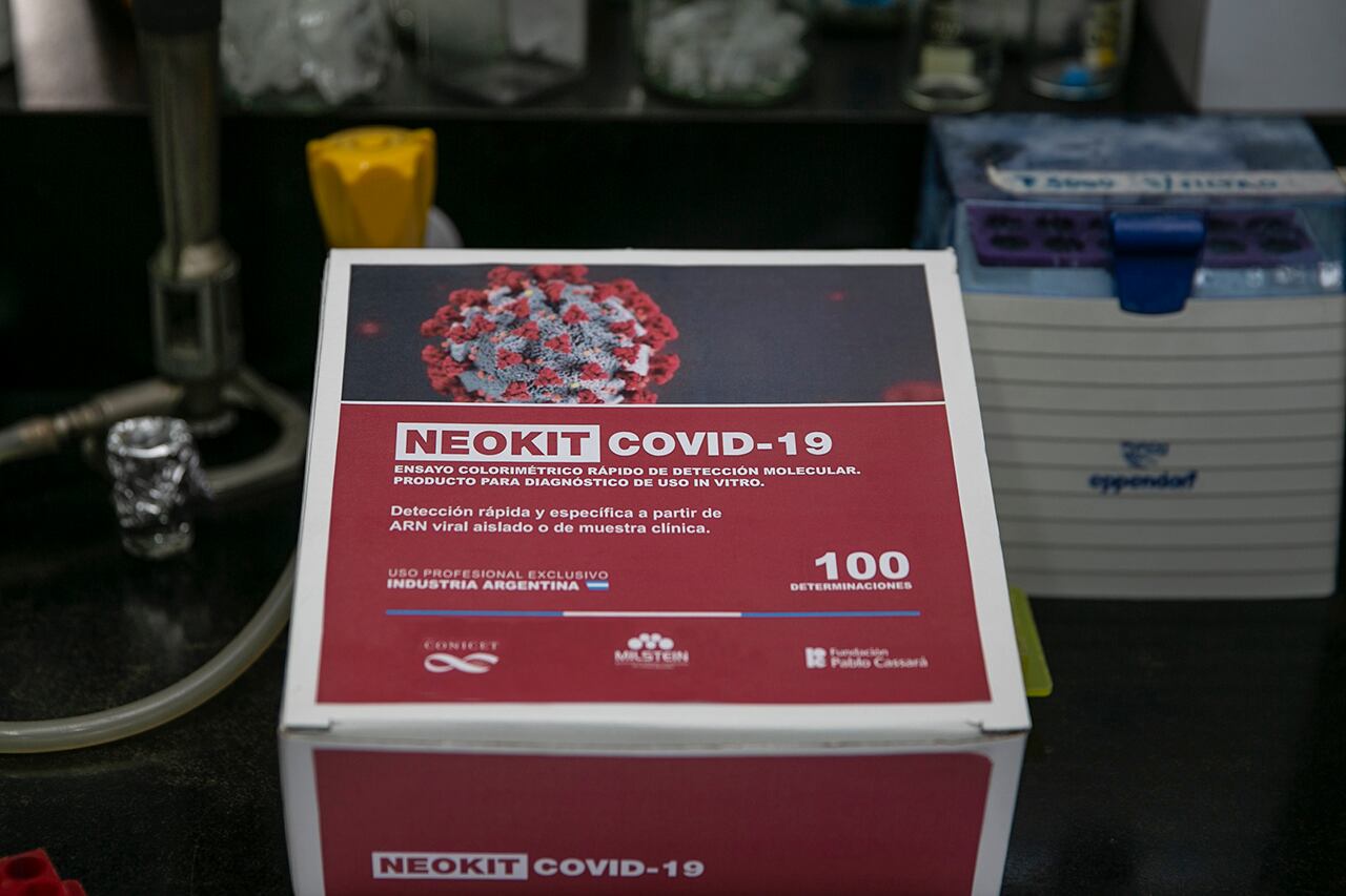 Test rápido de producción sencilla y económica el “Neokit-Covid-19” que identifica la presencia del virus. 