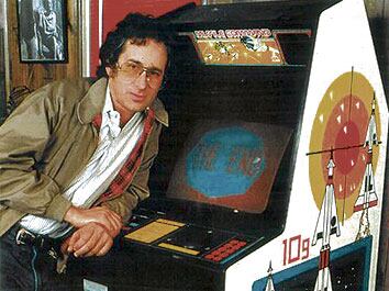 Steven Spielberg, autor del prologo de La invasión de los marcianitos y temprano gamer.