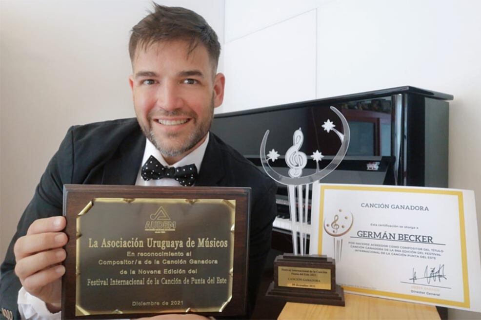 Germán Becker celebró el premio uruguayo.