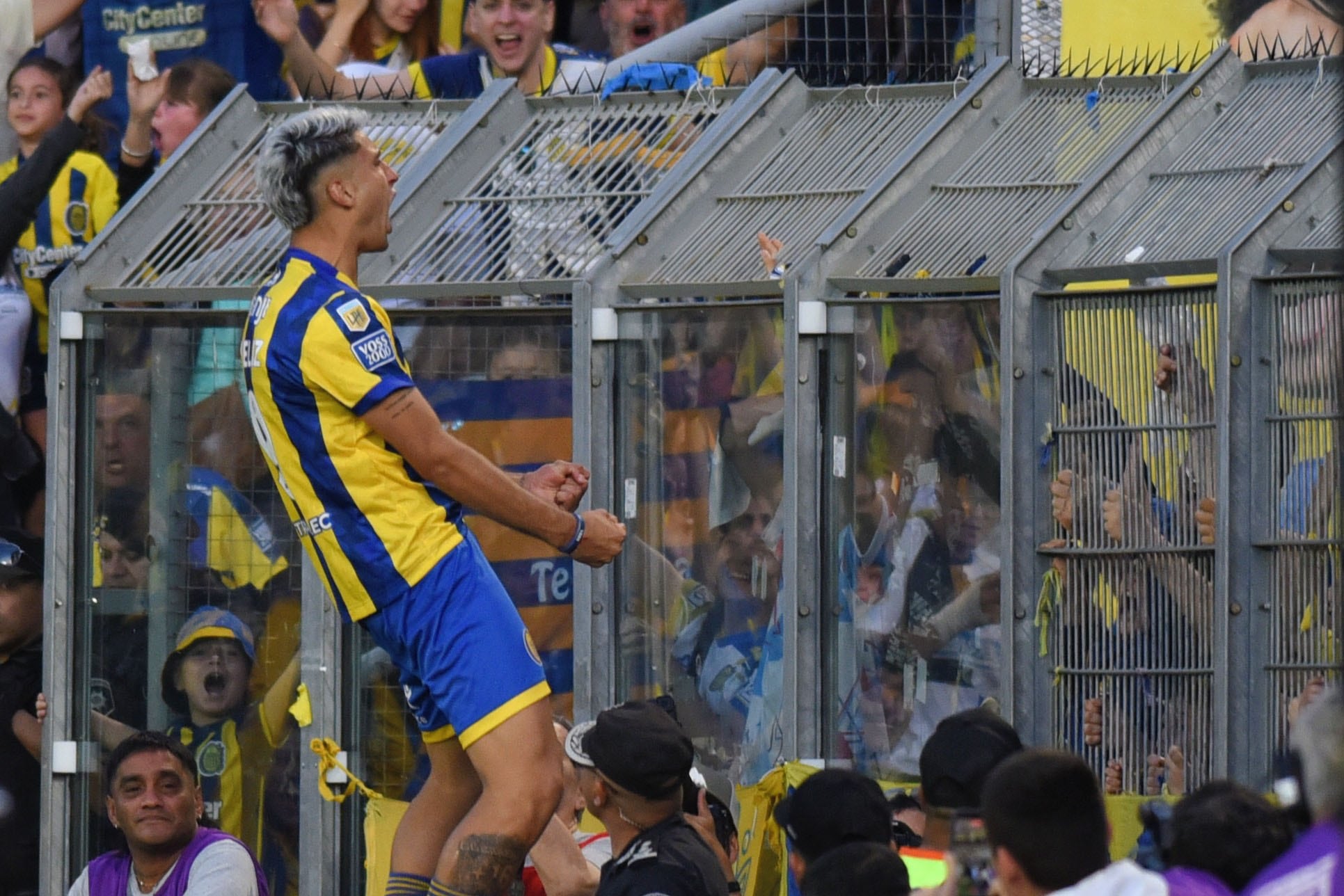 Alejo Véliz sigue de buenas.