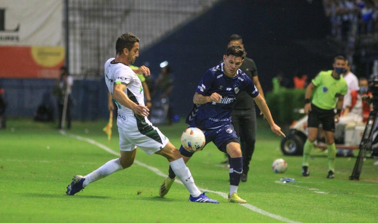 Con un penal inexistente, Quilmes eliminó a Ferro y jugará la final con Barracas