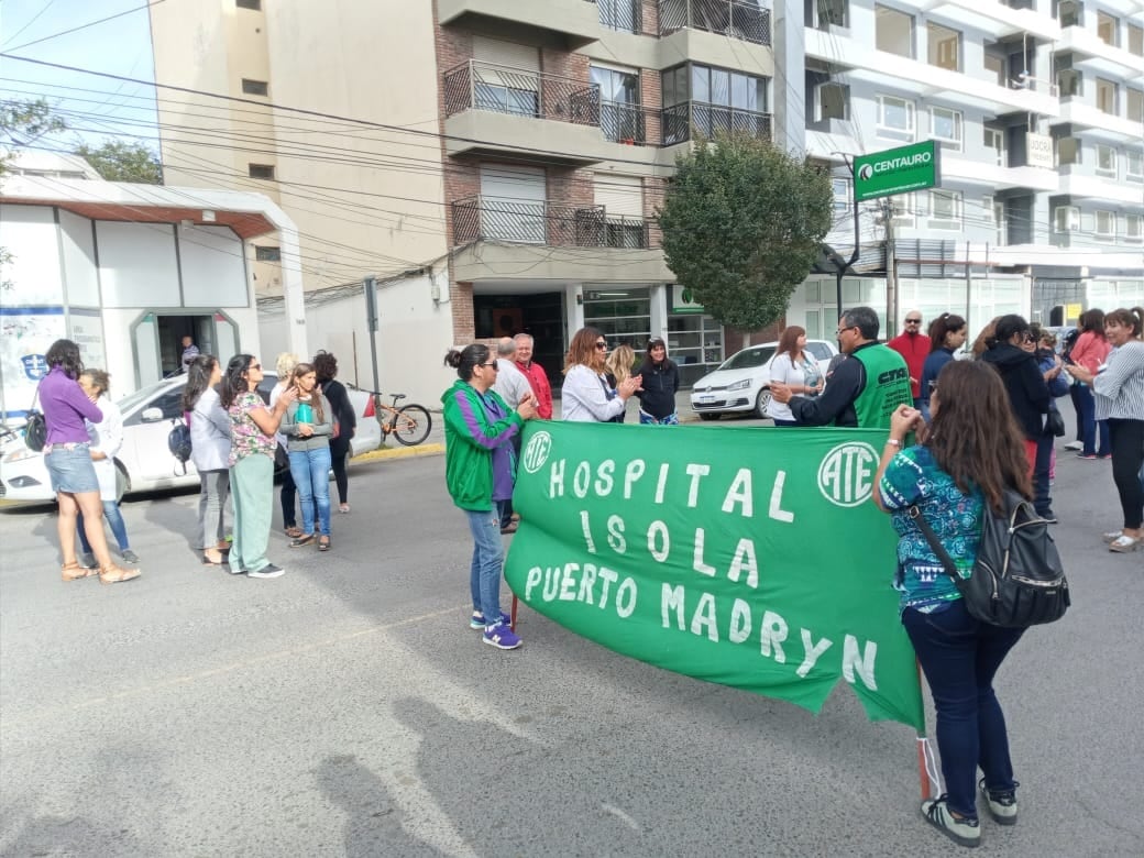 Los trabajadores estatales de Chubut mantienen sus reclamos salariales.
