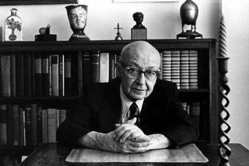 Reznikoff, miembro de la escuela objetivista, murió en 1976.