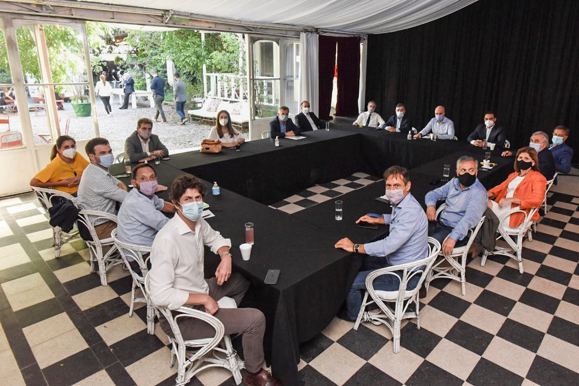 La conducción de Juntos por el Cambio reunida en contra de los cuidados por la pandemia.