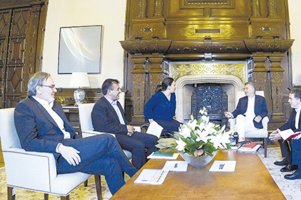 Desde Macri a subsecretarios, pasando por los vicejefes de Gabinete Lopetegui y Quintana, 267 funcionarios figuran con cargo en 890 firmas.