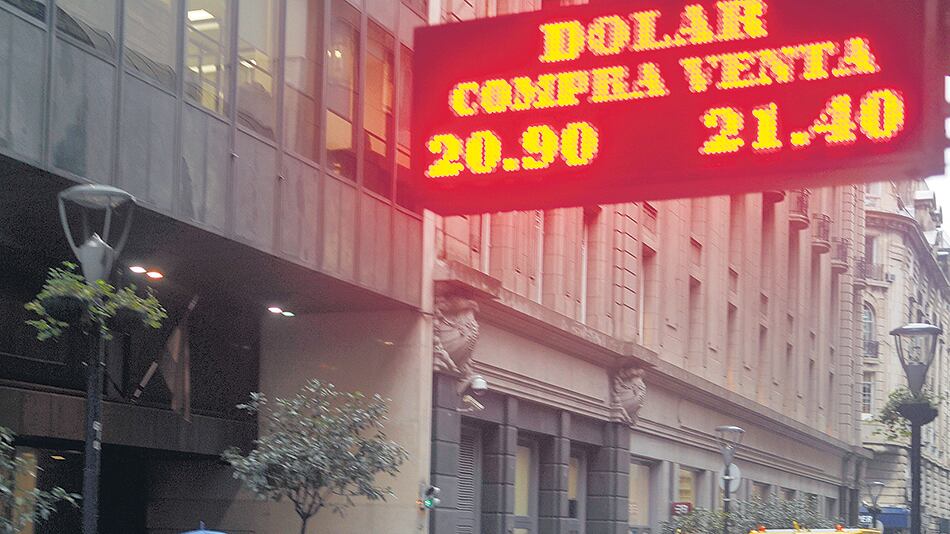 Desde el 5 de marzo, el BCRA vendió 7272 millones de dólares.