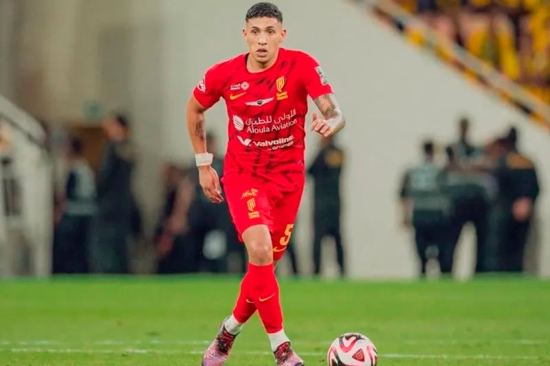 Ezequiel Fernández jugó la temporada en Al-Qadsiah.