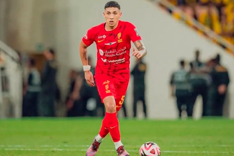 Ezequiel Fernández jugó la temporada en Al-Qadsiah.