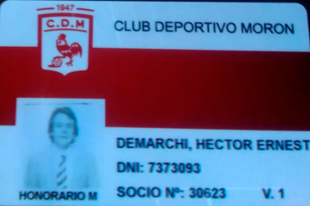 El carnet de socio honorario del Gallo de Héctor Demarchi