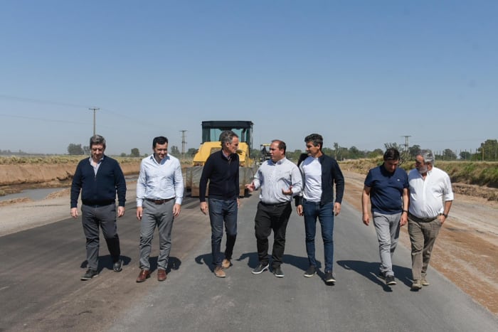 Gabriel Katopodis viajó hasta Girodias para recorrer las obras de la Ruta del Cereal.  